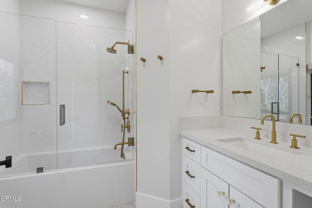 550 Unique Lane, Simi Valley, CA 93065