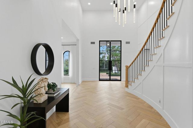 550 Unique Lane, Simi Valley, CA 93065