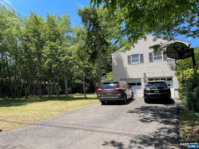 636 Kingsbridge Lane, Ridgewood, NJ 07450