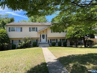 636 Kingsbridge Lane, Ridgewood, NJ 07450