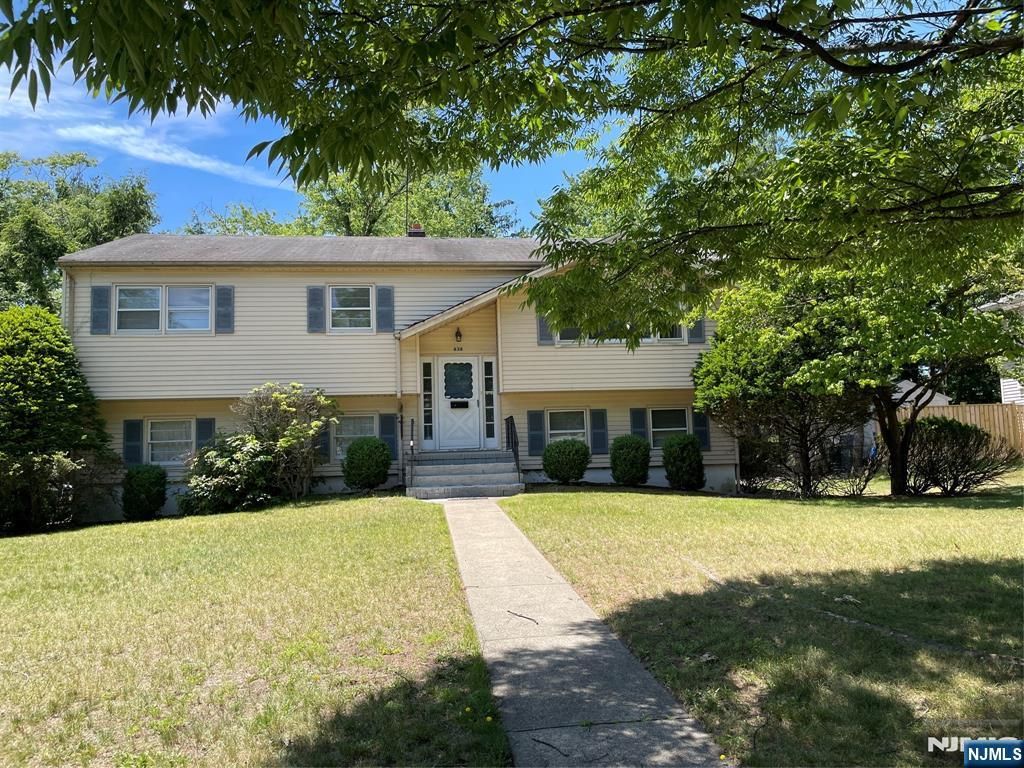 636 Kingsbridge Lane, Ridgewood, NJ 07450