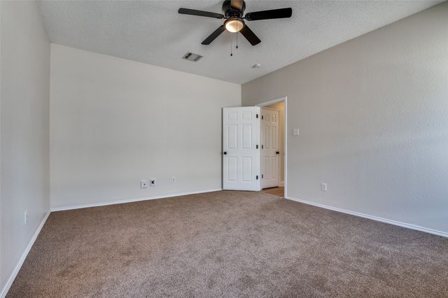 1808 Wolf Creek Drive, Arlington, TX 76018