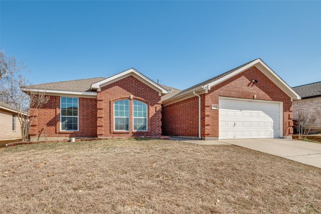 1808 Wolf Creek Drive, Arlington, TX 76018