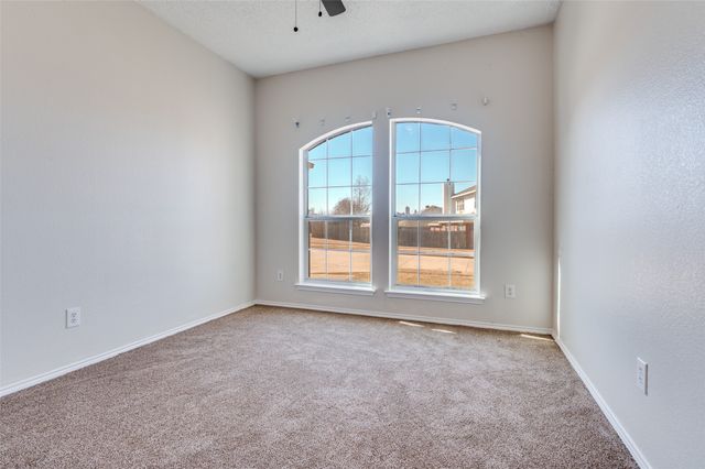 1808 Wolf Creek Drive, Arlington, TX 76018