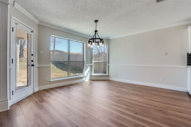 1808 Wolf Creek Drive, Arlington, TX 76018