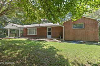 150 Robbins Rd, Harriman, TN 37748