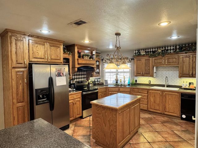 200 Hunters Trail, Bushland, TX 79012