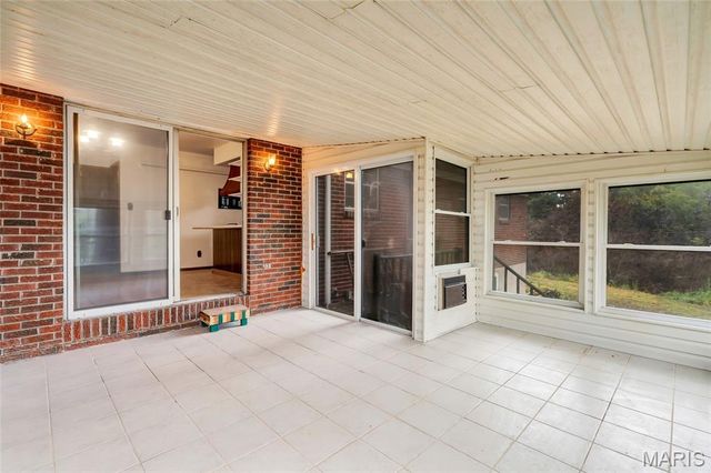 2704 Harres Lane, Columbia, IL 62236