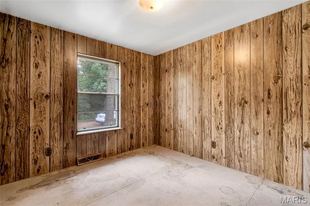2704 Harres Lane, Columbia, IL 62236