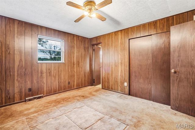 2704 Harres Lane, Columbia, IL 62236