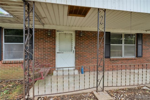 2704 Harres Lane, Columbia, IL 62236