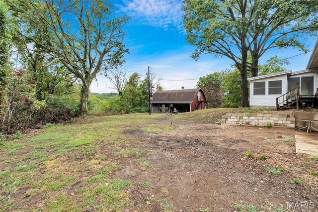 2704 Harres Lane, Columbia, IL 62236