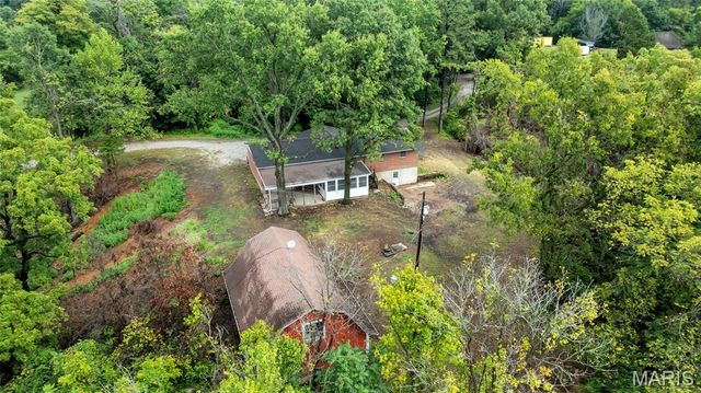 2704 Harres Lane, Columbia, IL 62236