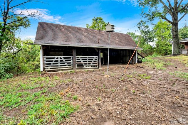 2704 Harres Lane, Columbia, IL 62236