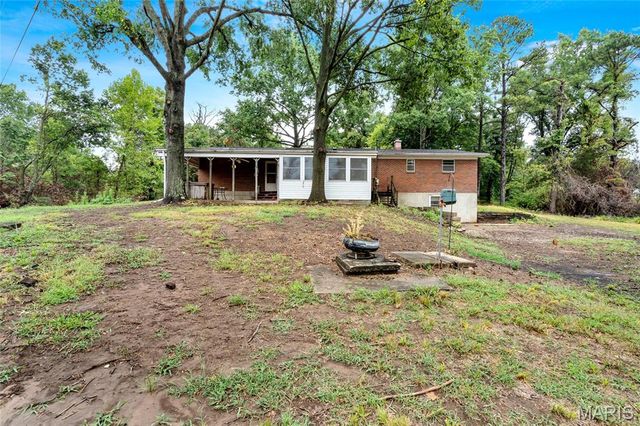 2704 Harres Lane, Columbia, IL 62236