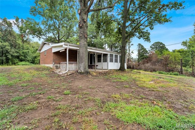 2704 Harres Lane, Columbia, IL 62236