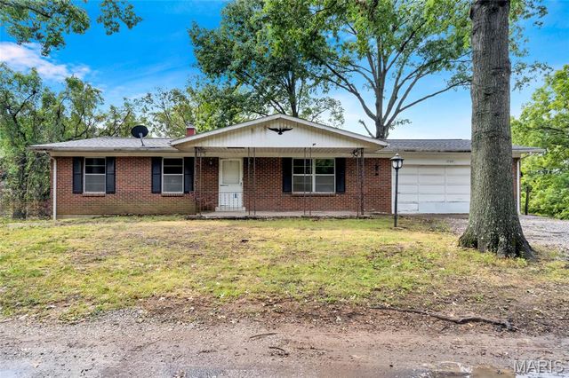 2704 Harres Lane, Columbia, IL 62236