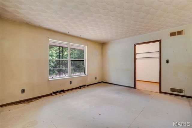 2704 Harres Lane, Columbia, IL 62236