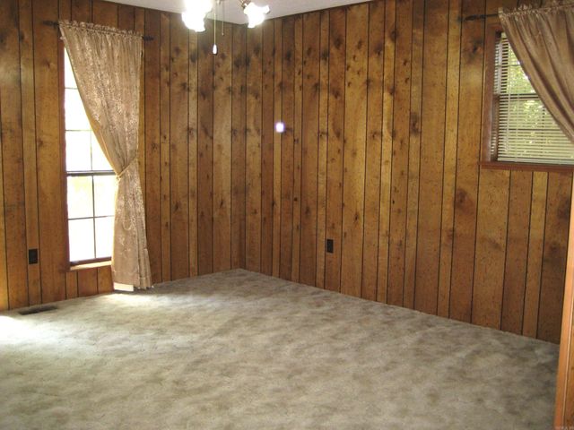 901 Hastey Avenue, Mena, AR 71953