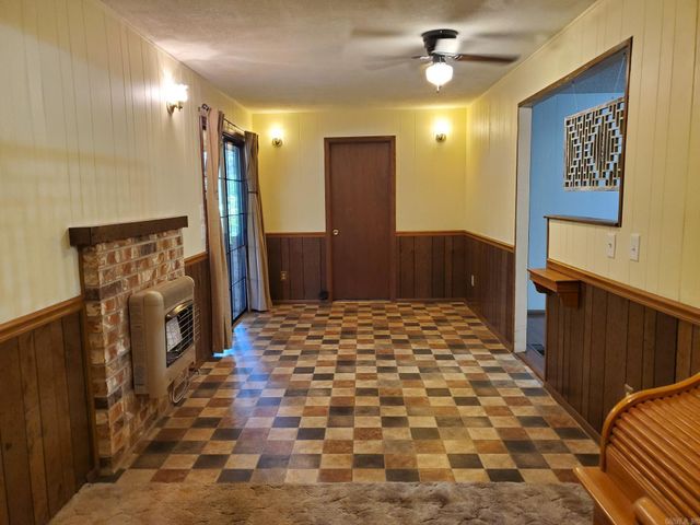 901 Hastey Avenue, Mena, AR 71953