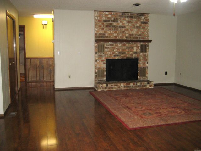 901 Hastey Avenue, Mena, AR 71953