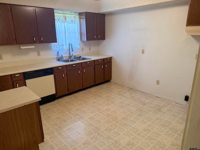 226 Caroline St, Rusk, TX 75785