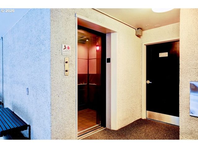 2020 Sw MAIN St 402, Portland, OR 97205