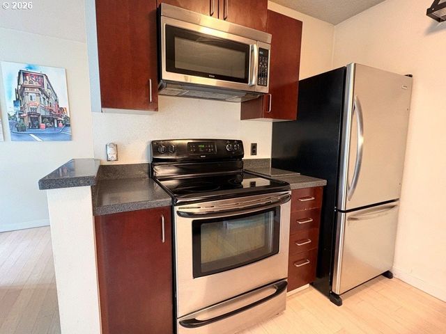 2020 Sw MAIN St 402, Portland, OR 97205