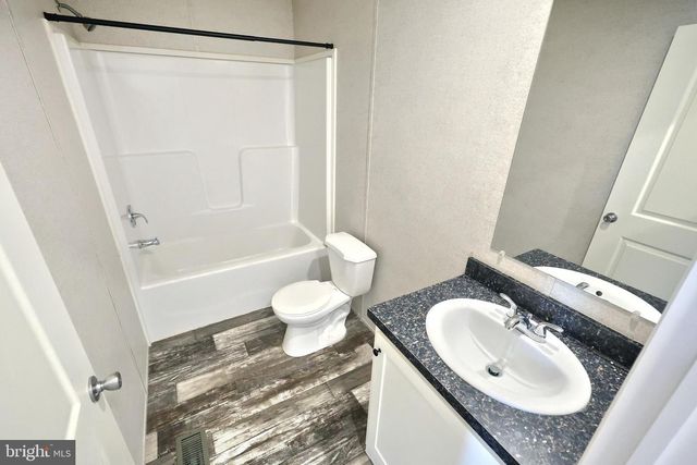 69 MOBILE DR, Thomasville, PA 17364