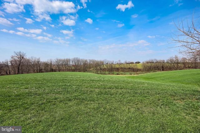 69 MOBILE DR, Thomasville, PA 17364