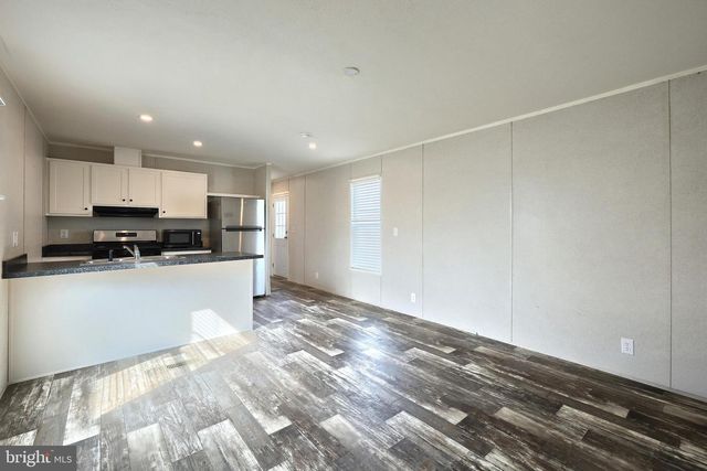 69 MOBILE DR, Thomasville, PA 17364