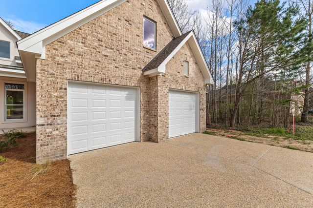 28 Pecan Acres, Hattiesburg, MS 39402