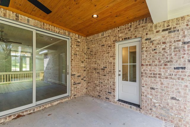 28 Pecan Acres, Hattiesburg, MS 39402