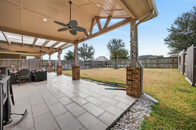 11022 Honeysuckle Haven Drive, Cypress, TX 77433