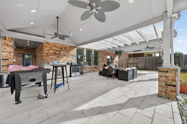 11022 Honeysuckle Haven Drive, Cypress, TX 77433