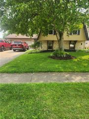 905 Victoria Drive, Franklin, OH 45005