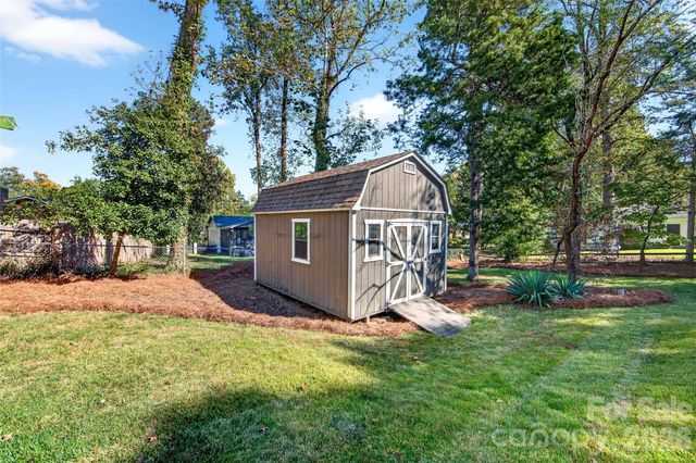 1422 McIlroy Road, Charlotte, NC 28212