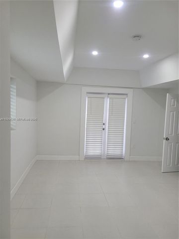 511 NW 62nd Ave, Miami, FL 33126