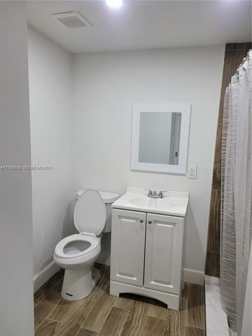 511 NW 62nd Ave, Miami, FL 33126