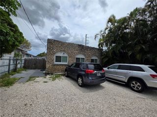 511 NW 62nd Ave, Miami, FL 33126