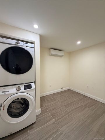 3321 Farrington Street 2nd FL, Flushing, NY 11354