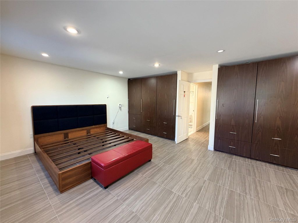 3321 Farrington Street 2nd FL, Flushing, NY 11354