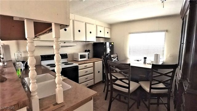 80 Russell Road, Pahrump, NV 89048