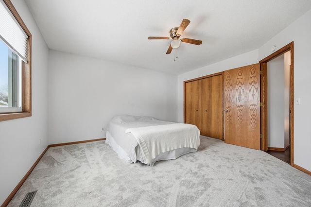 5452 Helena Road N, Oakdale, MN 55128