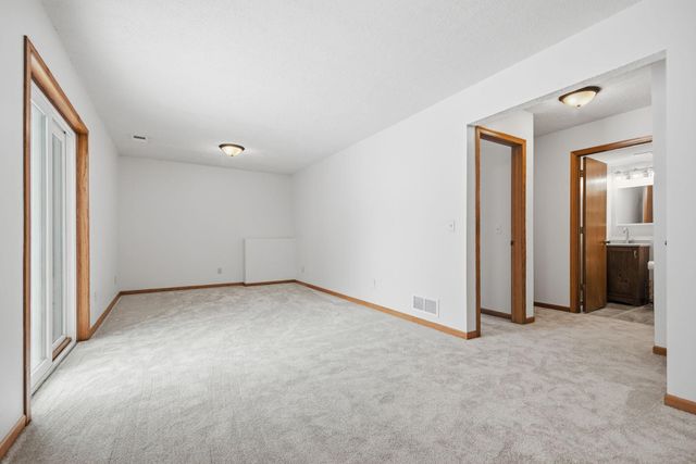 5452 Helena Road N, Oakdale, MN 55128