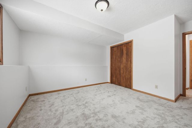 5452 Helena Road N, Oakdale, MN 55128