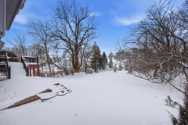 5452 Helena Road N, Oakdale, MN 55128