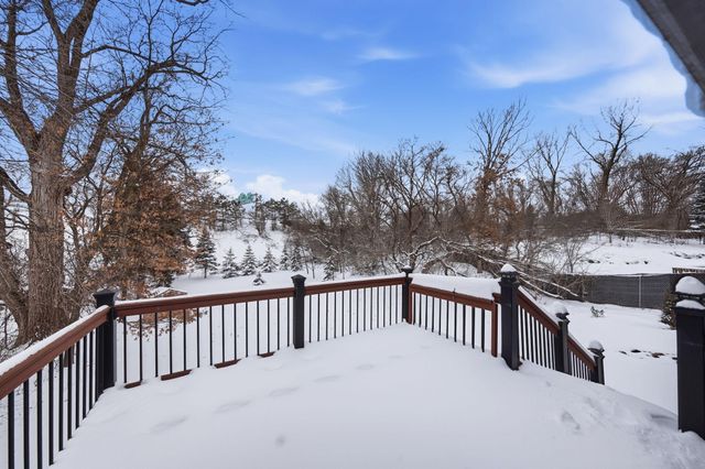 5452 Helena Road N, Oakdale, MN 55128