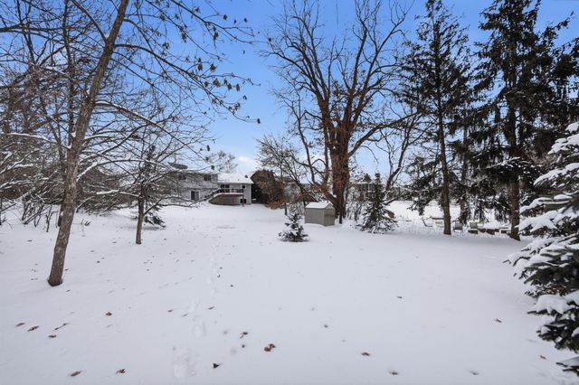 5452 Helena Road N, Oakdale, MN 55128