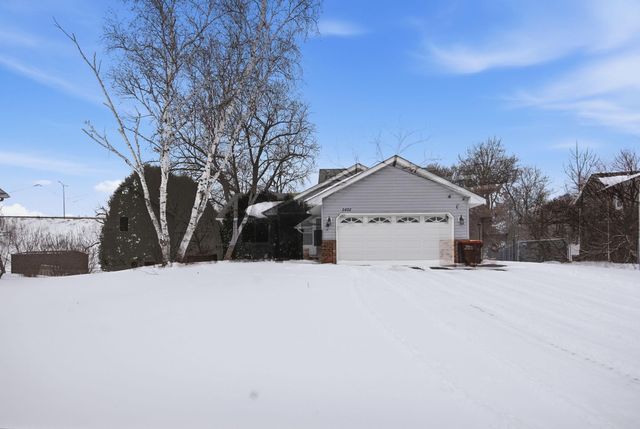 5452 Helena Road N, Oakdale, MN 55128